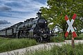 Die historische S3/6 fährt von Gunzenhausen nach Nördlingen. Fotografiert an einem, der im Ries reichlich vorhandenen „natürlichen Bahnübergänge“ bei Oettingen.