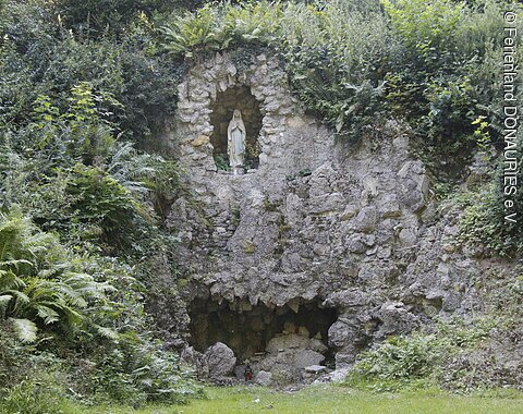 Mariengrotte bei Kloster Holzen Die Mariengrotte bei Kloster Holzen.