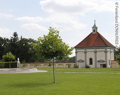Lorettokapelle bei Kloster Holzen Blick auf die Lorettokapelle bei Kloster Holzen