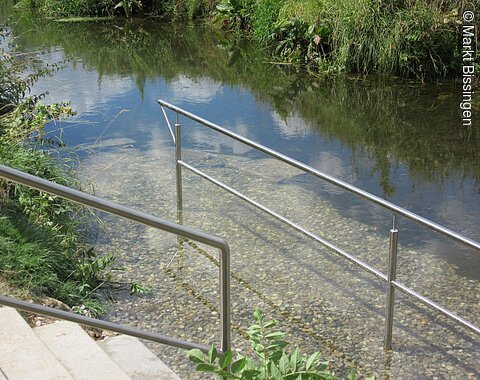 Kneippbecken Kesselostheim Blick auf das Kneippbecken in Kesselostheim.