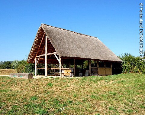 Rekonstruiertes Keltenhaus am Fuße des Ipf.