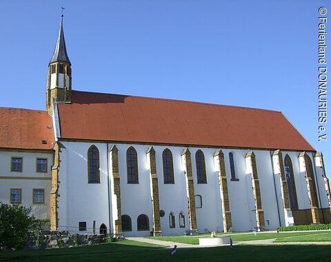 Blick auf die katholische Pfarrkirche Mariä Himmelfahrt.