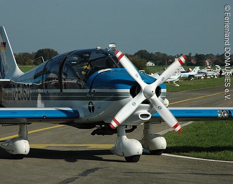 Blick auf einen Flieger