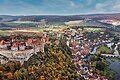 Stadt Harburg von oben im Herbst. Links im Bild  Schloss Harburg. Rechts davon die Stadt Harburg und die Wörnitz.