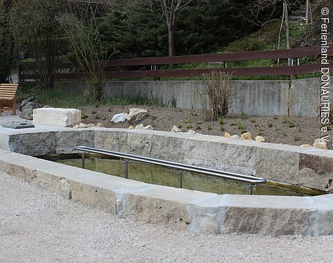 Blick auf das Kneippbecken in Allmannshofen