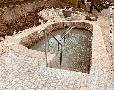 Blick auf das Kneippbecken