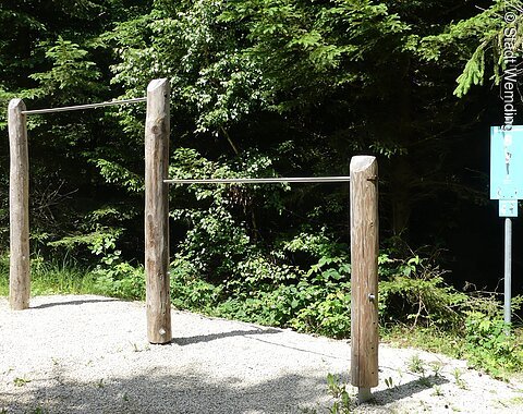 Klimmzugstangen auf dem Trimm-dich-pfad