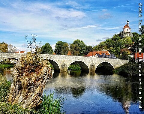Donauwörth - Kalvariengerg-Kapelle Donauwörth - Geotop Kalvarienberg mit Kapelle im Stadtteil Wörnitzstein