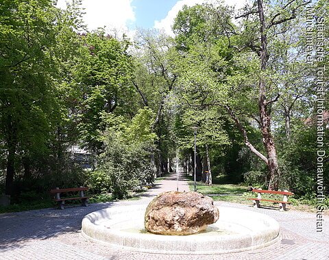 Donauwörth - Springbrunnen in der Promenade