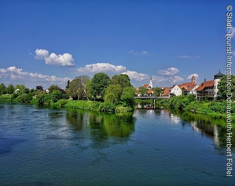 Donauwörth Zusammenfluss von Wörnitz und Donau Donauwörth - Zusammenfluss von Wörnitz und Donau am sog. "Donauspitz"