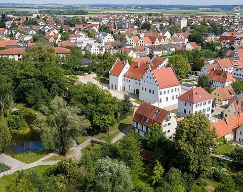 Luftaufnahme auf das Schloss in Rain