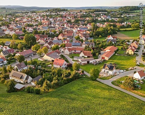 Luftansicht der Gemeinde Hainsfarth