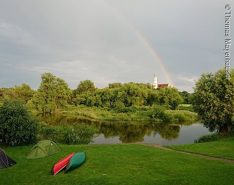 Ein Regenbogen über dem Zeltplatz am KanuClub in Donauwörth