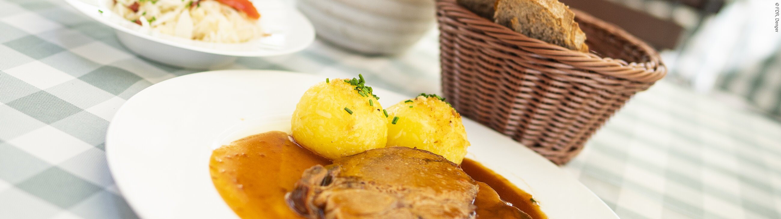 Leckerer Braten im Gasthof Neuwirt in Bayerdilling