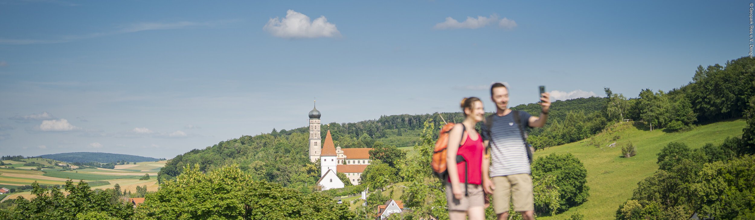 Wandern am Geotop Kühstein in Mönchsdeggingen