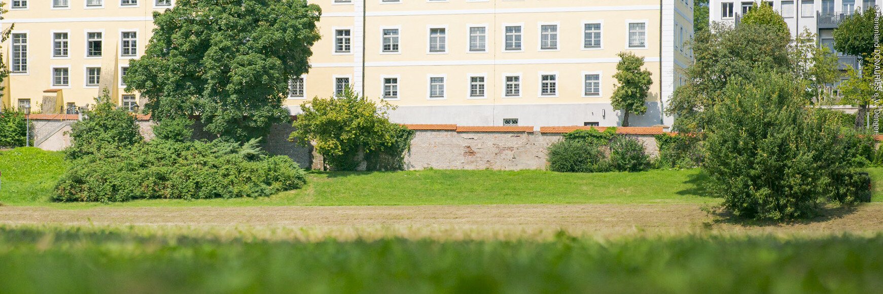 Heilig Kreuz Garten in der Altstadt von Donauwörth