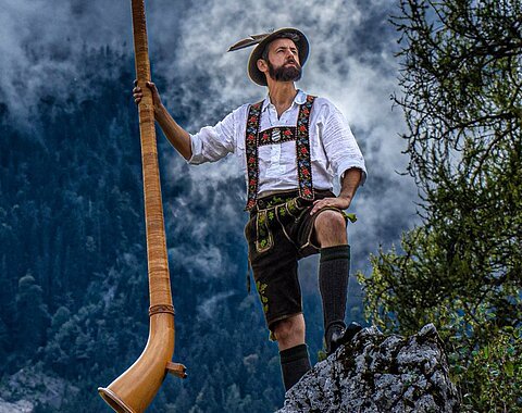 Mit seinem Alphorntechno wird er uns alle überraschen!