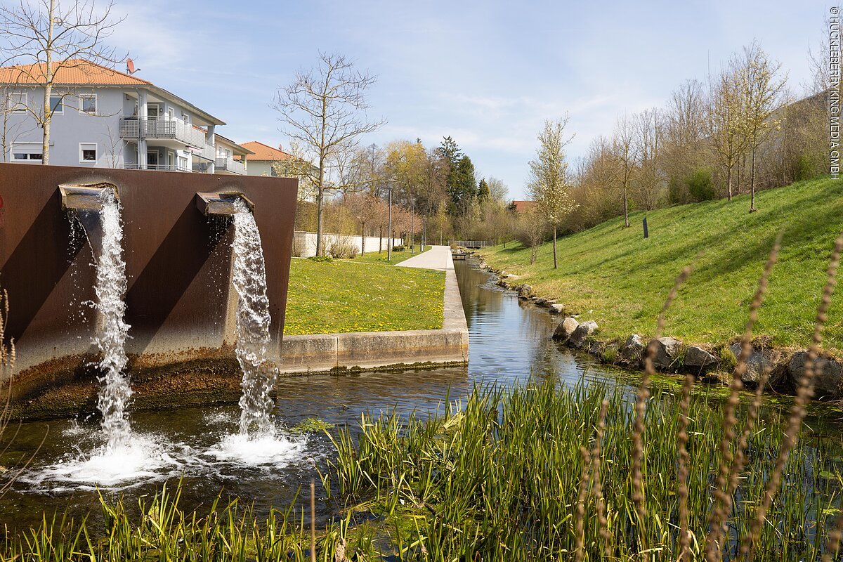 kleiner Wasserfall der in den Steglesgraben fällt