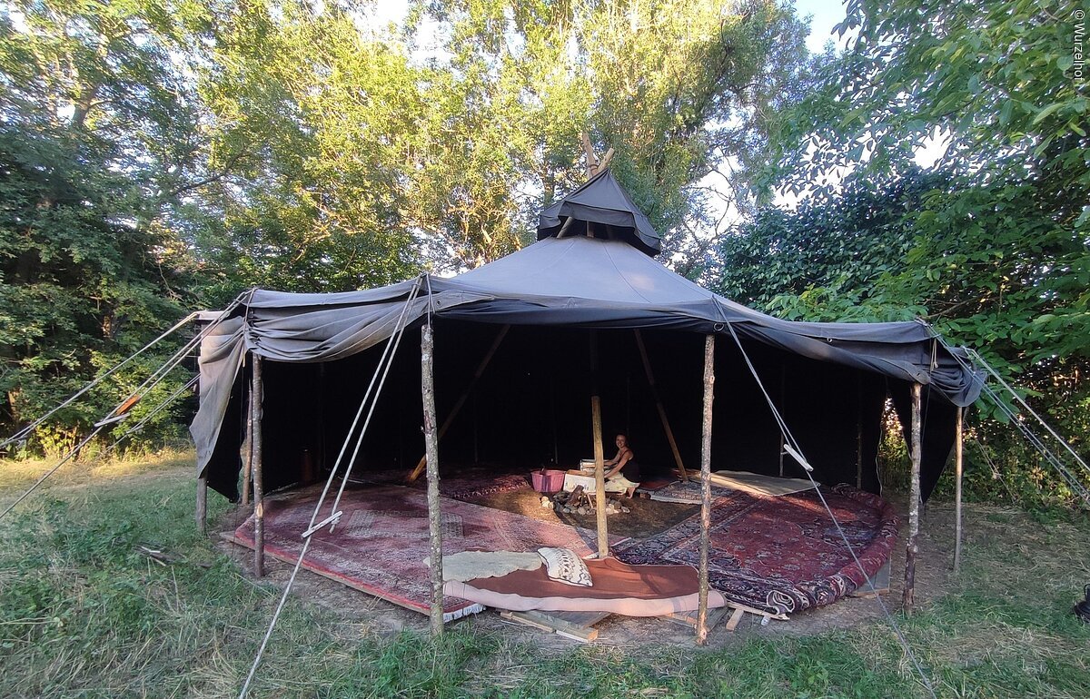 Eine Jurte auf dem Wurzelhof