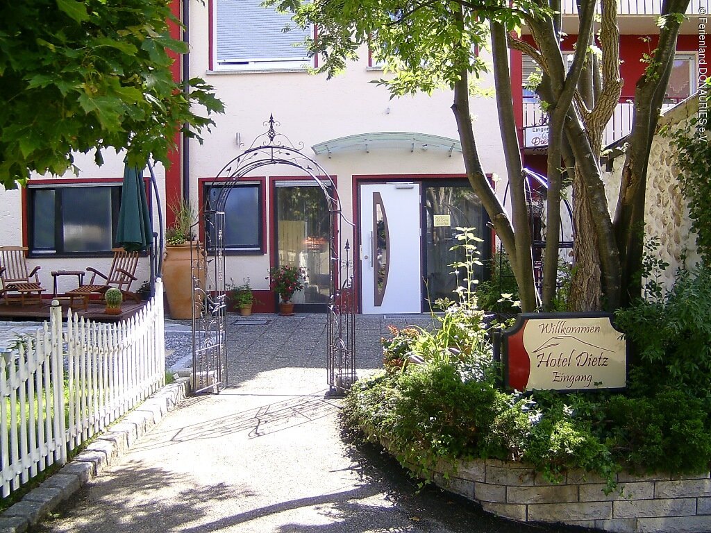 Der Eingang zum Hotel Dietz in Bopfingen