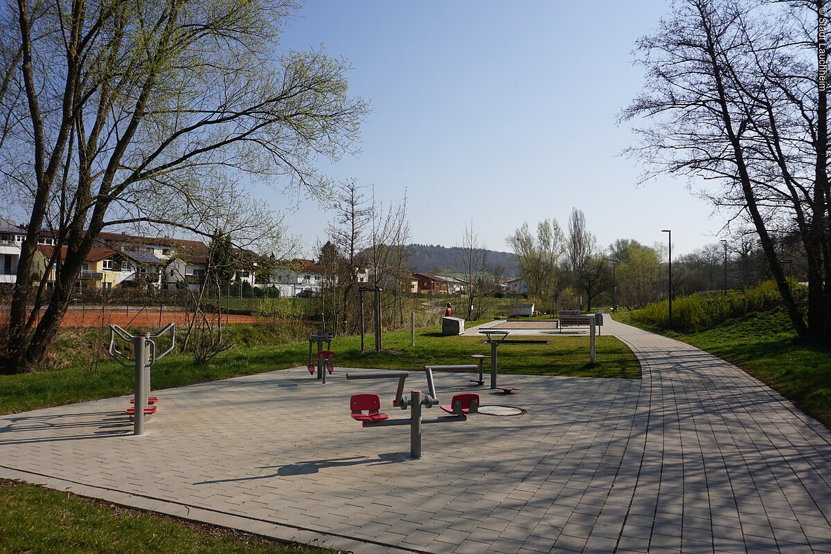 Spielgeräte im Stadtpark in Lauchheim.