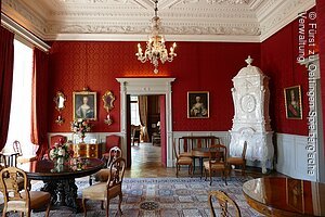 Blick in den roten Salon